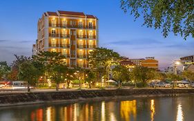 Royal Riverside Hoi An Hotel & Spa